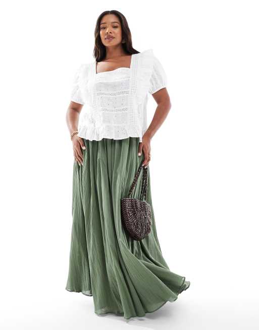 Top con diseño bordado, volantes y cuello cuadrado de ASOS DESIGN Curve, 2 de 4