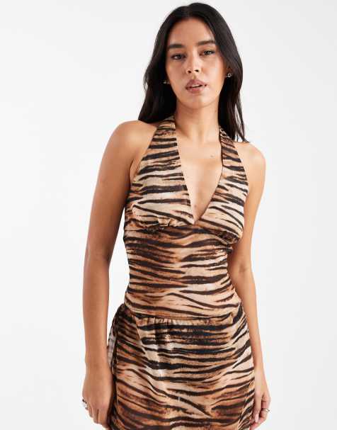 Top con estampado animal y cuello halter de chifón de COLLUSION - view 1