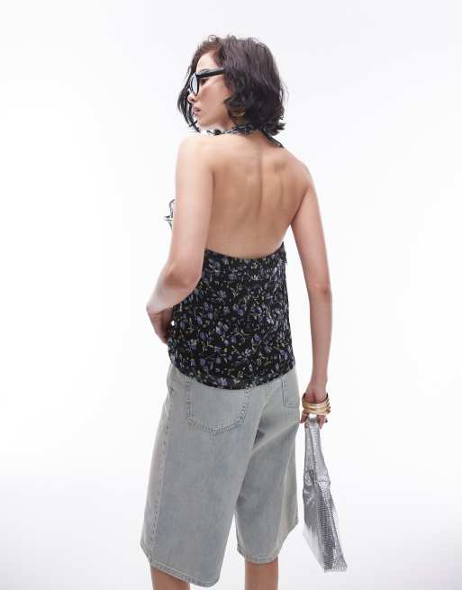 Top con estampado de florecitas azules, cuello halter y volantes de Topshop, 2 de 4