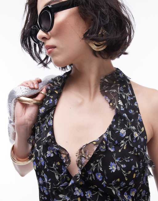 Top con estampado de florecitas azules, cuello halter y volantes de Topshop, 3 de 4
