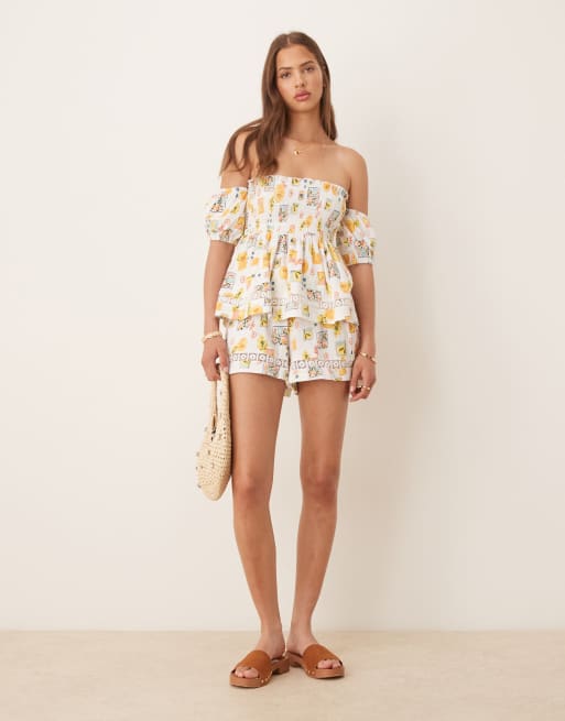 Top con estampado de postales, detalles fruncidos y escote Bardot de ASOS DESIGN, 2 de 4