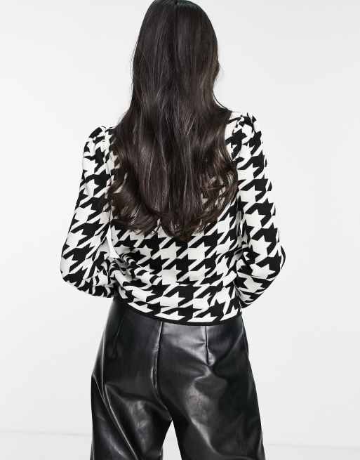 Top con estampado extragrande de pata de gallo, cuello subido y abertura de punto exclusivo de Vila, 4 de 4