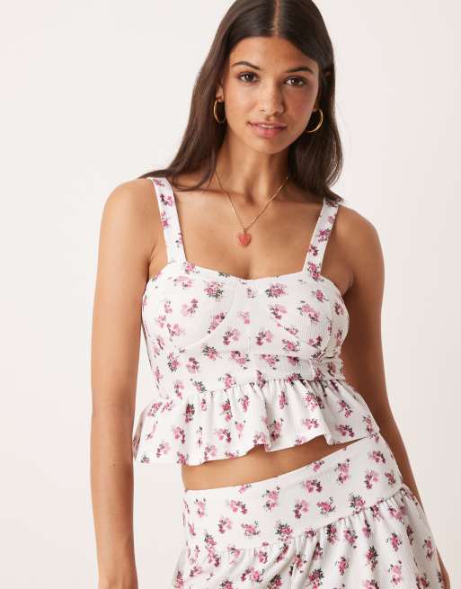 Top corsetero de estilo mesonera con estampado de florecitas y volante en el bajo de tejido texturizado de ASOS DESIGN