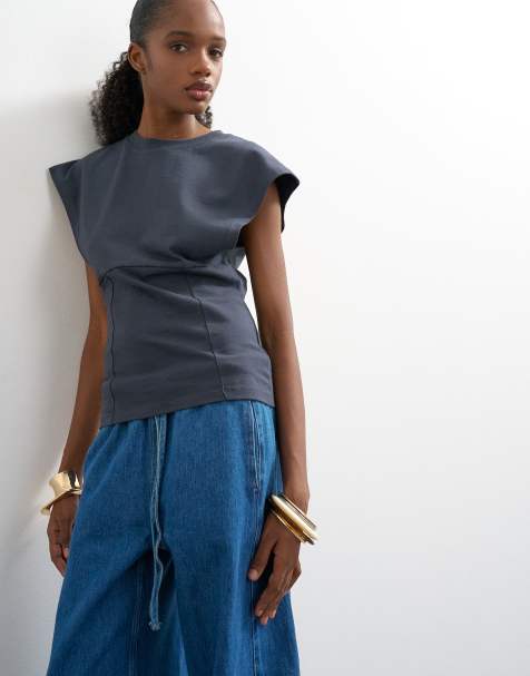 Top corsetero gris carbón de corte depurado con mangas de casquillo y detalle de costuras de Topshop - view 1