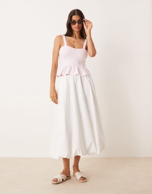 Top corsetero rosa pastel de estilo mesonera con volante en el bajo de algodón de ASOS DESIGN, 2 de 4