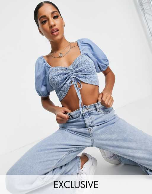 Top corto azul cambray con parte delantera fruncida de Missguided