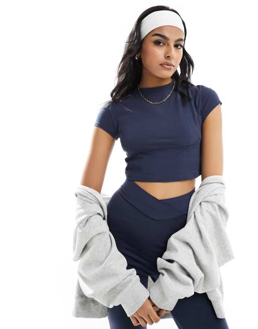 Top corto azul marino de manga corta de Miss Selfridge (parte de un conjunto)