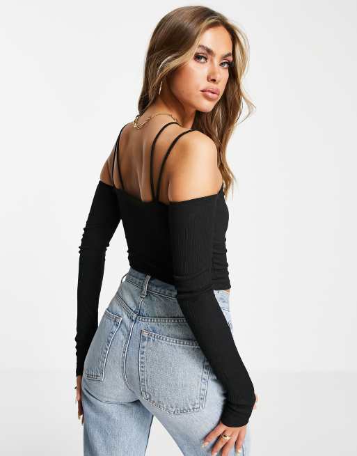 Top corto negro con detalle de tiras de NA-KD x Hanna Schonberg, 4 de 4