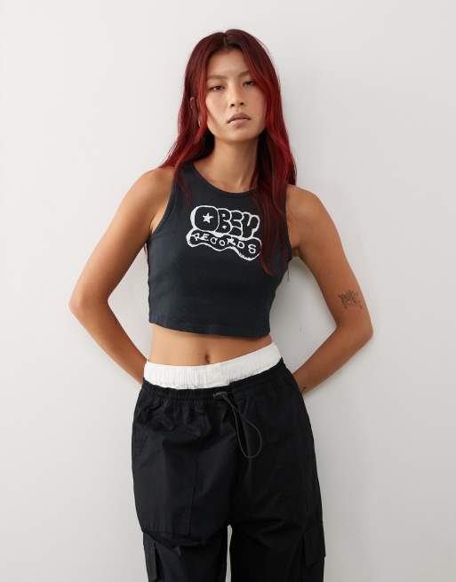 Top corto negro con estampado gráfico 