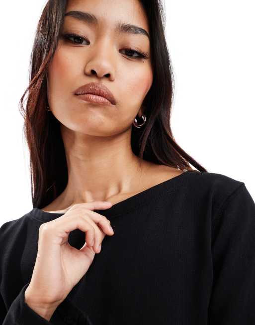 Top corto negro de manga larga con cuello barco de Cotton On, 4 de 4