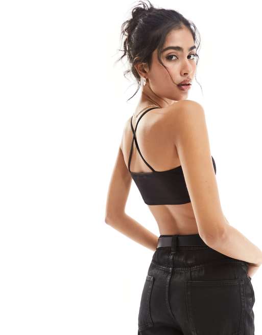 Top corto negro de tirantes con detalle de texto de Tommy Jeans, 2 de 4