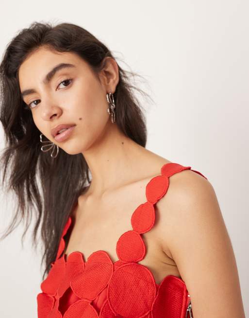 Top corto rojo llamativo con diseño de círculos de ASOS EDITION (parte de un conjunto), 3 de 4