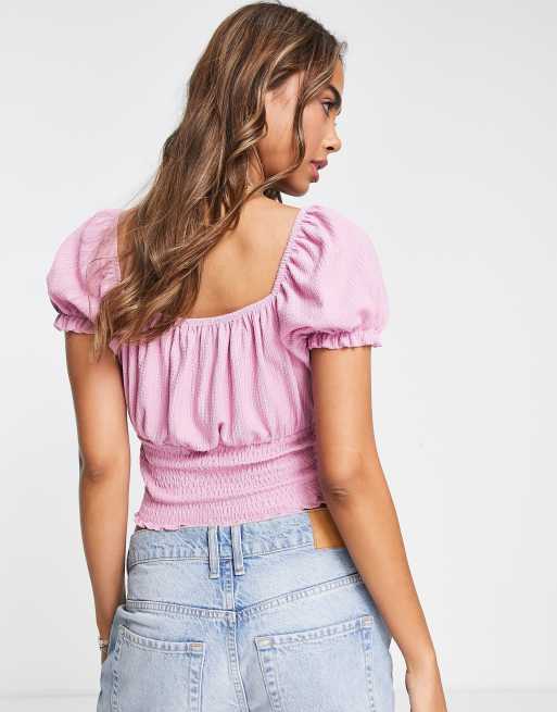Top corto rosa fruncido de estilo mesonera de New Look, 2 de 4