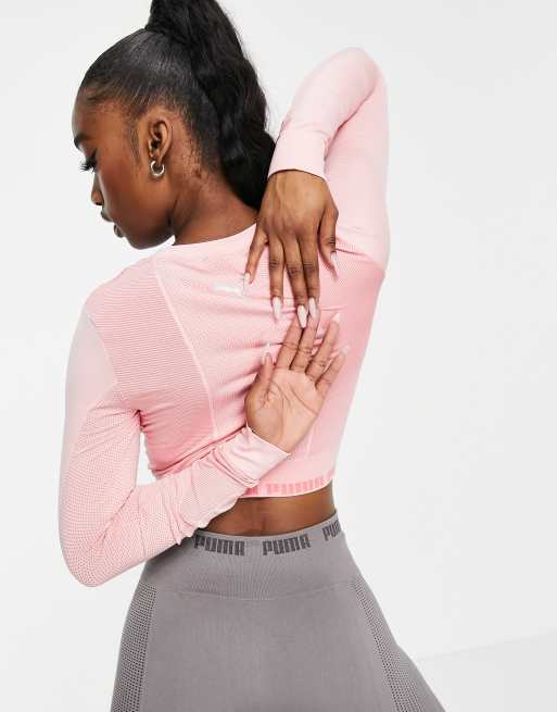 Vista físico formación Top corto rosa pastel de manga larga sin costuras Evoknit de PUMA Training  | ASOS