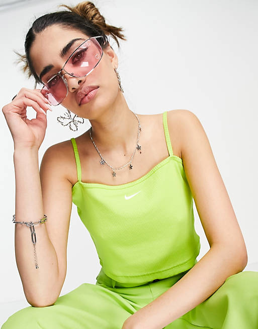 Mujer Tops | Top corto verde atómico básico de tirantes con logo pequeño de canalé de Nike - OV78833