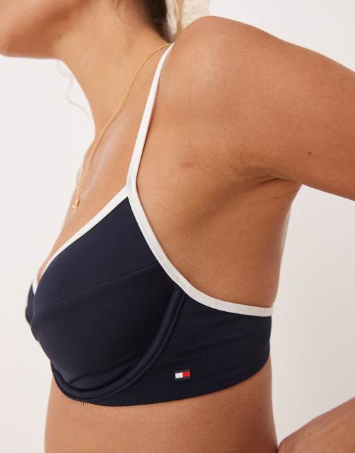 Top de bikini azul marino con aros y ribetes blancos de Tommy Hilfiger, 2 de 4
