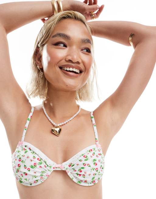 Top de bikini blanco con aros y estampado de florecitas de Reclaimed Vintage