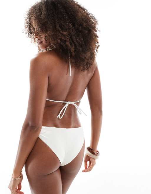 Top de bikini blanco luminoso triangular con diseño trenzado Elle de Lindex, 4 de 4