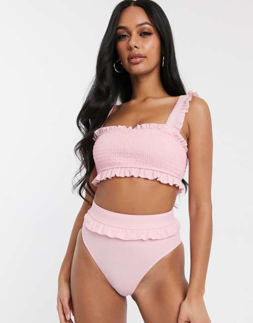 Top de bikini con diseño fruncido y volantes en los tirantes de Unique 21