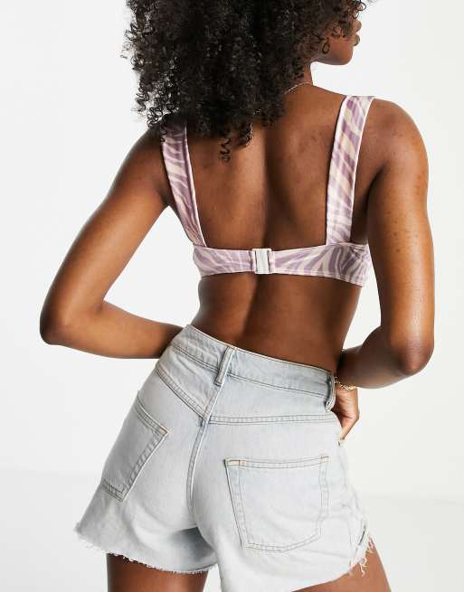 Top de bikini de copas grandes con aros, estampado de cebra y acabado brillante de ASOS DESIGN, 4 de 4