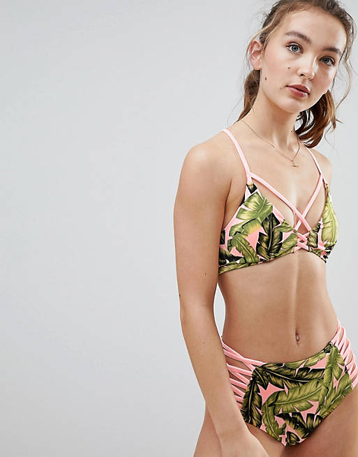 Top de bikini de triángulo con diseño utilitario y estampado tropical Urban de Hunkemoller