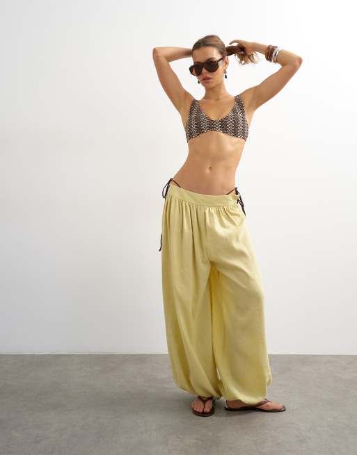 Top de bikini marrón chocolate con cuello ancho Thea de Topshop, 2 de 4