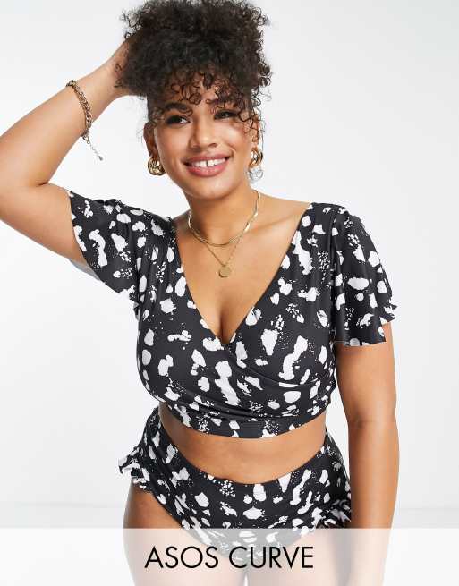 Top de bikini monocromático cruzado con estampado de lunares y mangas acampanadas Mix & Match de ASOS DESIGN Curve 