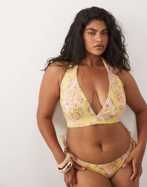 Top de bikini triangular con estampado floral tipo fular, copas altas y cuello halter Sarah de ASOS DESIGN Curve - view 1
