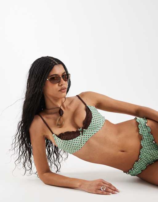 Bikini verde y marrón con estampado de lunares y volantes de Reclaimed Vintage, 2 de 3