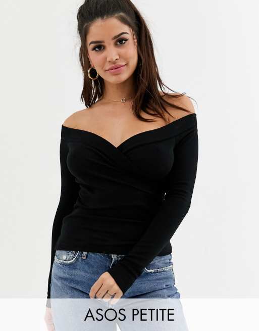 Top de manga larga con escote Bardot y diseño cruzado en la parte delantera en negro de ASOS DESIGN Petite