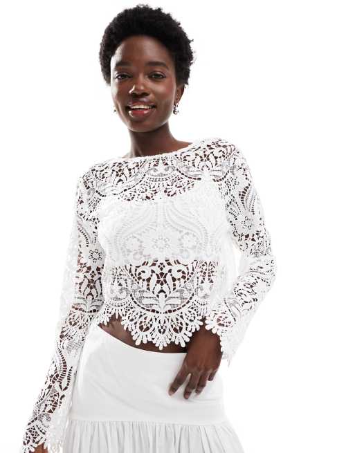 Top de novia corto blanco con capa superior de encaje y borde festoneado de TFNC, 4 de 4
