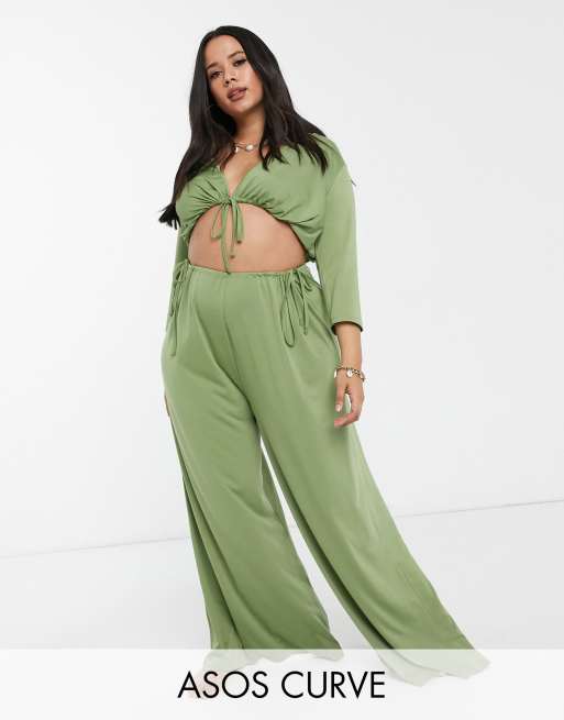 Conjunto de playa corto y ceñido de punto con detalle anudado en la parte delantera en caqui de ASOS DESIGN curve, 2 de 3