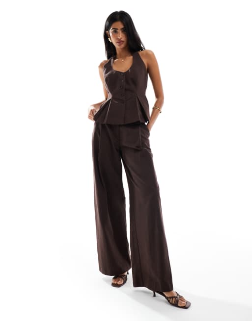 Top de sastre marrón chocolate con cuello halter de mezcla de lino de ASOS DESIGN, 2 de 4