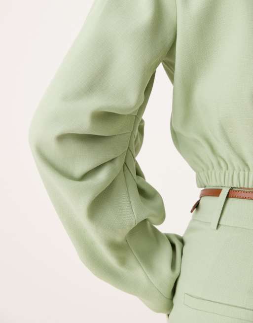 Top de sastre verde con detalle plisado en las mangas de ASOS DESIGN (parte de un conjunto), 2 de 4