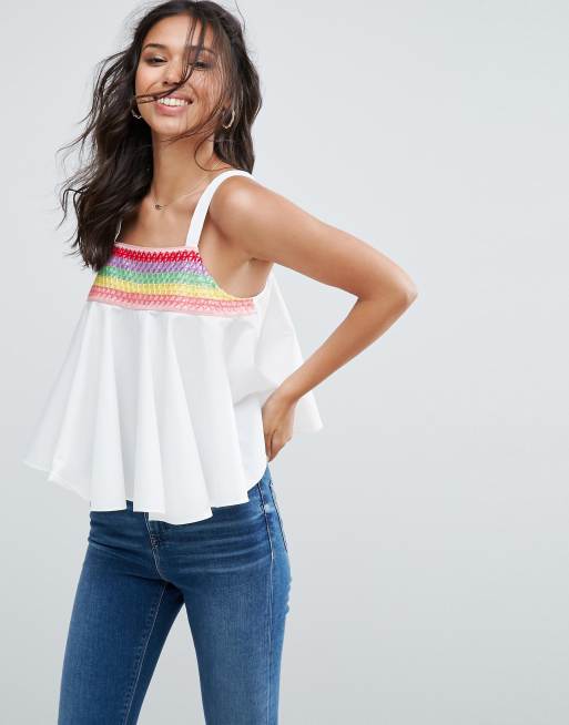Top de vuelo de algodón con ribetes en colores del arcoíris de ASOS