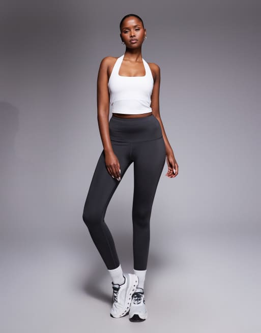 Top deportivo blanco sin mangas con cuello halter y sujetador integrado de 4505, 3 de 4