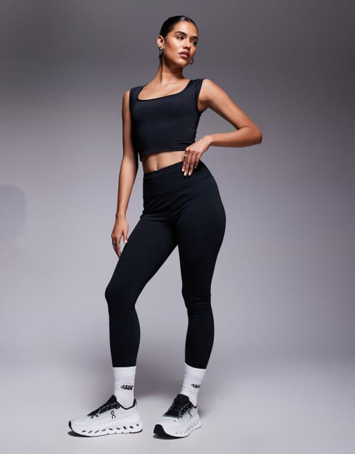 Top deportivo negro con mangas de casquillo y cuello cuadrado de 4505 , 4 de 4