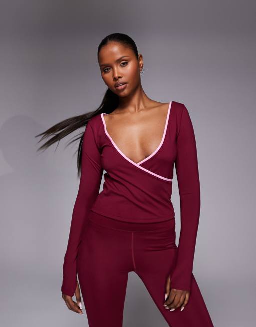 Top deportivo rojo cruzado de manga larga con cuello de pico de 4505, 3 de 4