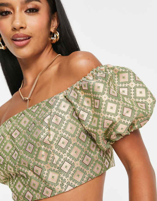 Top dorado palabra de honor con mangas abullonadas de River Island Petite, 3 de 4