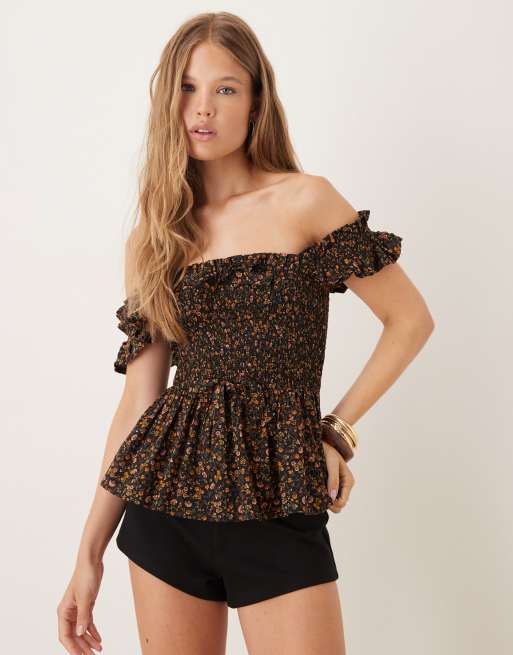 Top fruncido de tirantes con estampado floral oscuro y mangas de casquillo Christina de Nobody's Child