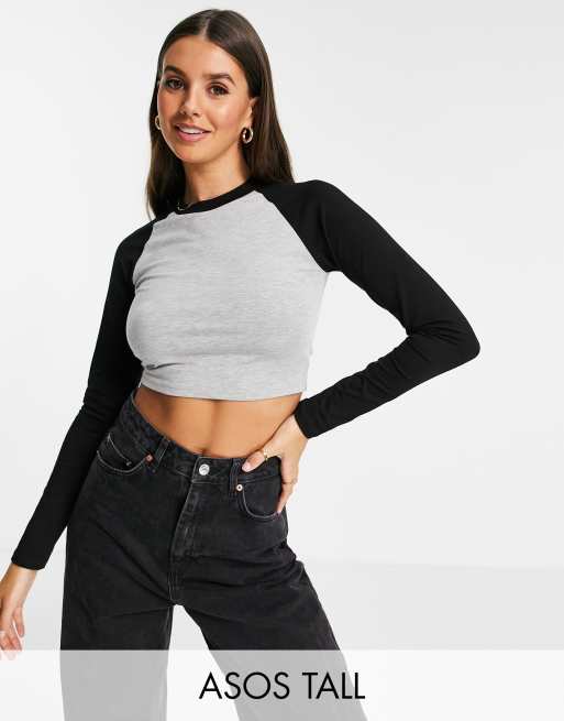 Top gris ajustado de manga larga raglán negra en contraste de ASOS DESIGN Tall