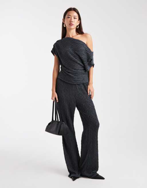 Top gris asfalto con hombro caído drapeado de punto texturizado de Vero Moda (parte de un conjunto), 2 de 4