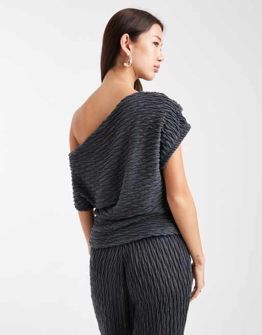 Top gris asfalto con hombro caído drapeado de punto texturizado de Vero Moda (parte de un conjunto), 4 de 4