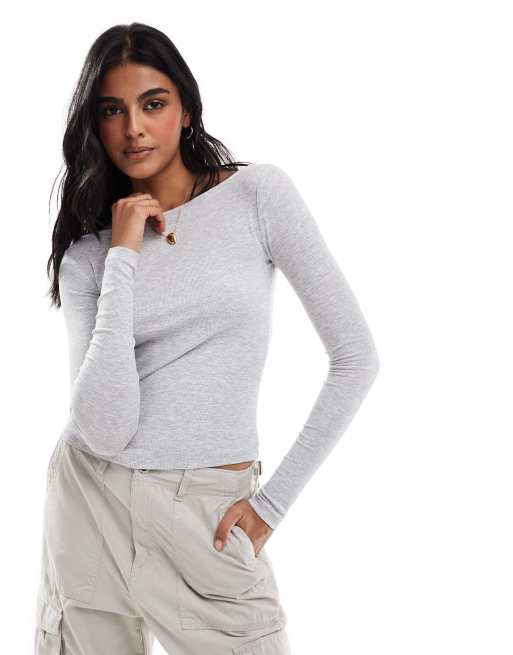 Top gris básico de manga larga con cuello barco de canalé de Cotton On