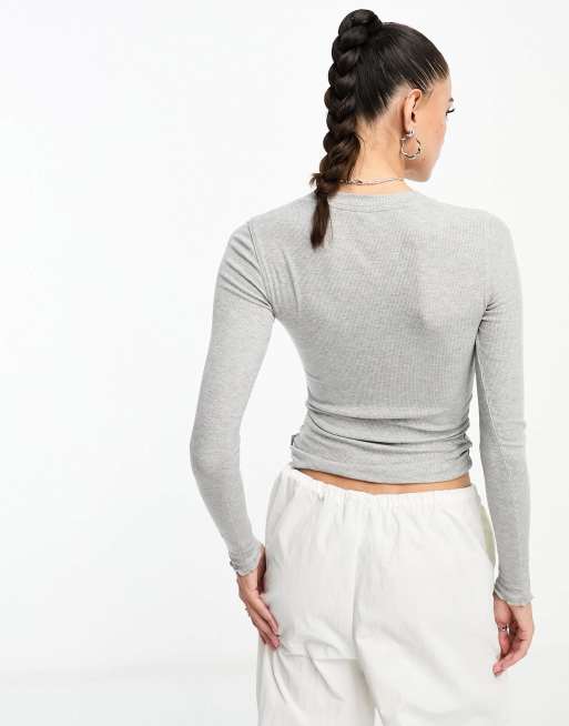 Top gris de manga larga con cuello de panadero abotonado Sleep Recovery de Cotton On, 3 de 4