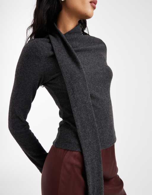 Top gris de manga larga con detalle de fular de tejido muy suave de ASOS DESIGN, 2 de 4