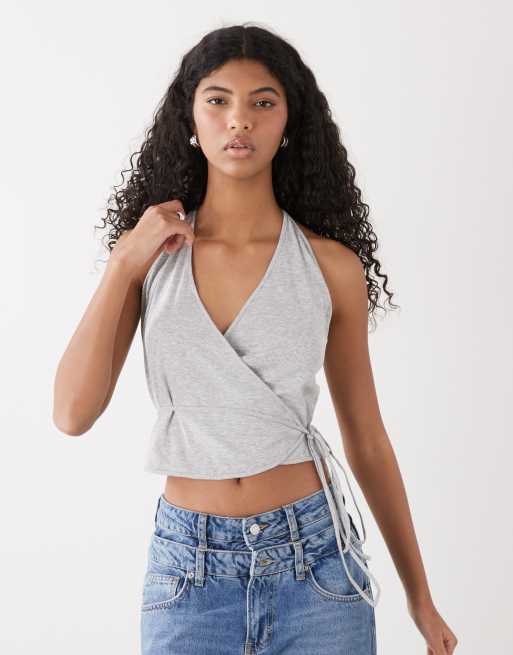 Top gris jaspeado cruzado con cuello halter de Weekday, 4 de 4