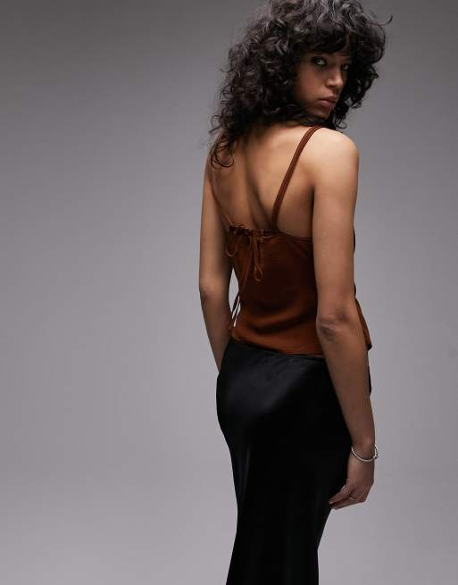 Top lencero color chocolate con cuello desbocado de Topshop