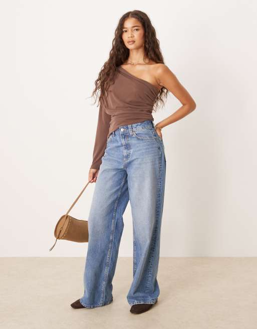 Top marrón asimétrico con diseño drapeado de ASOS DESIGN, 2 de 4