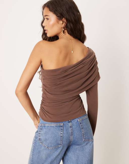 Top marrón asimétrico con diseño drapeado de ASOS DESIGN, 4 de 4